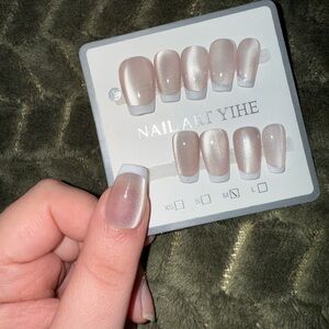 Shimmering Pearl Nail Art Set